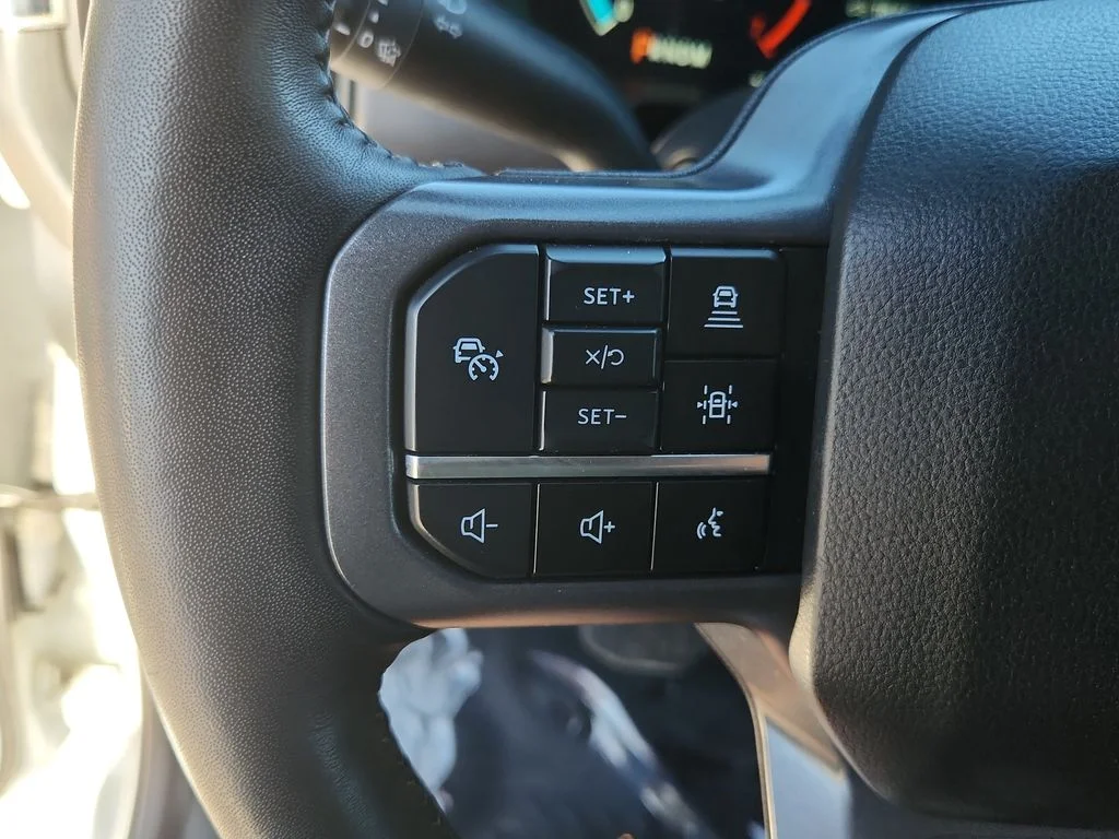 Used 2023 White Ford Lariat image 23