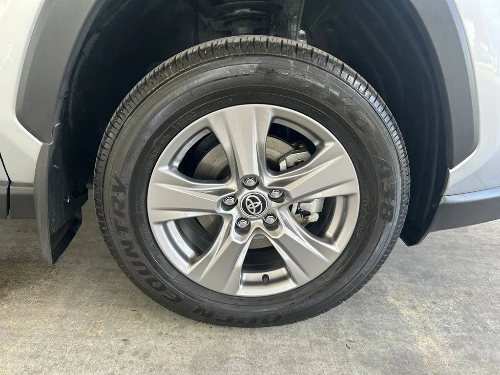 Used 2025 Silver Toyota XLE image 18