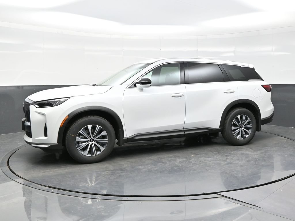 New 2027 RADIANT WHITE INFINITI Pure AWD image 3