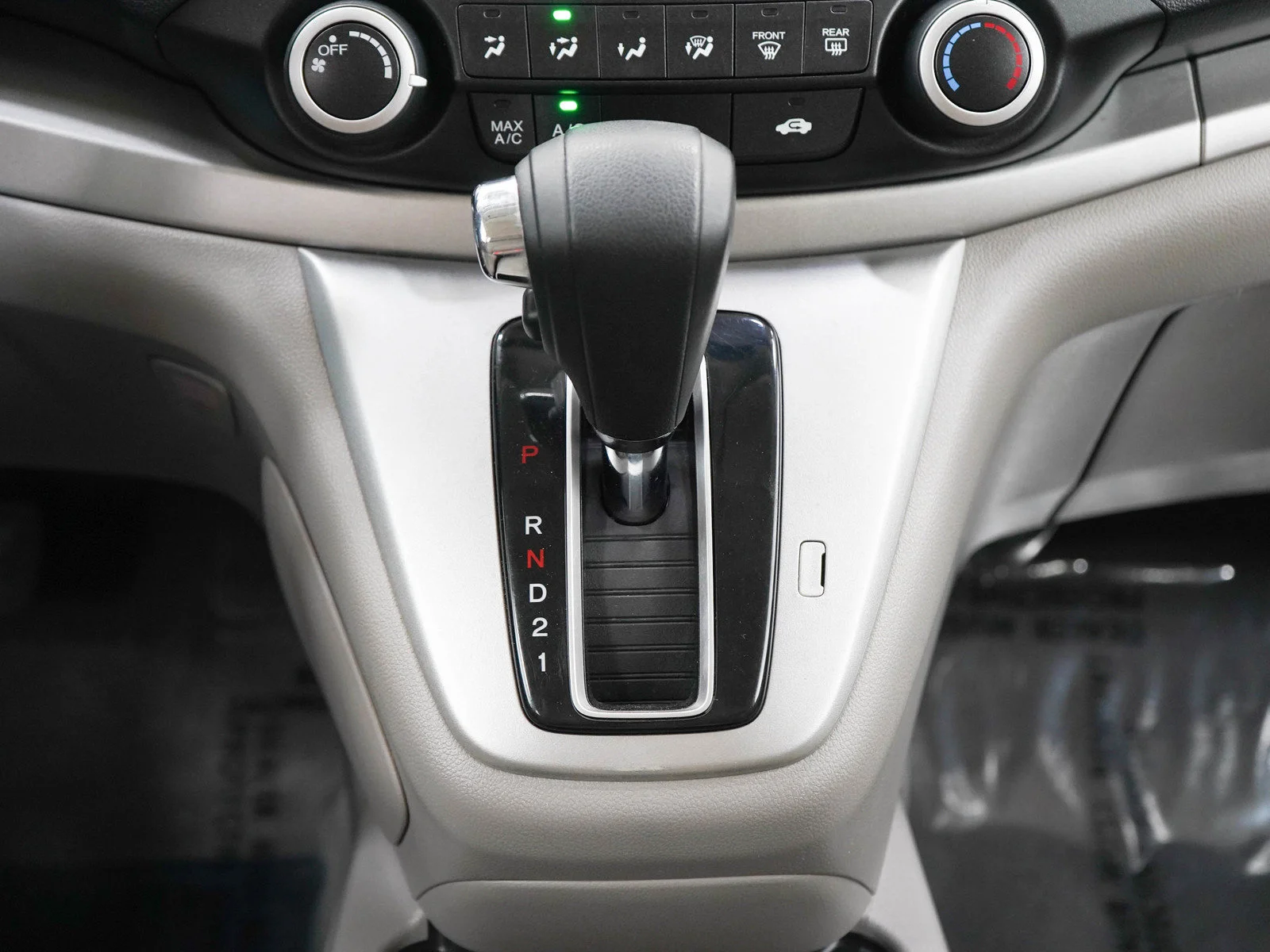 Used 2014 Silver Honda AWD 5dr LX image 18