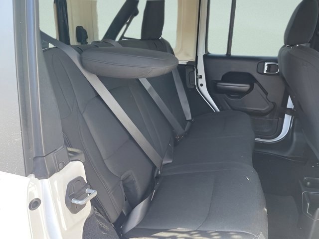 2021 Jeep Wrangler Unlimited Willys - Photo 8