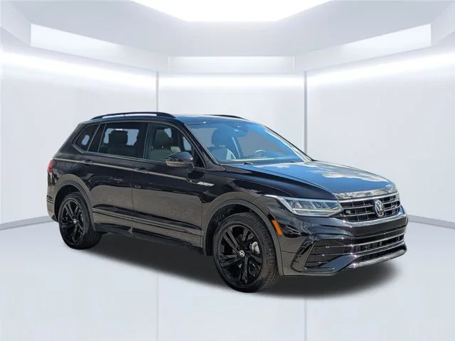 Used 2023 Black Volkswagen 2.0T SE R-Line Black image 8