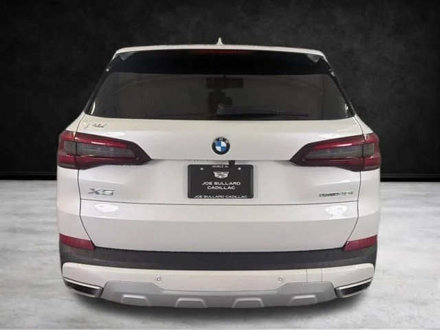 Used 2023 White BMW sDrive40i image 7