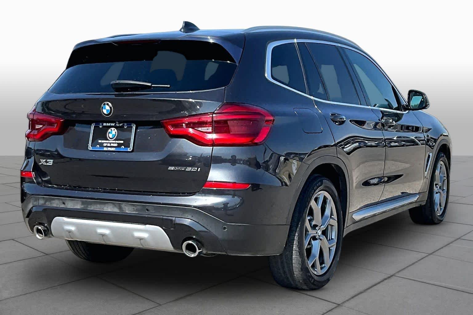 Used 2021 Dark Graphite Metallic BMW sDrive30i image 12