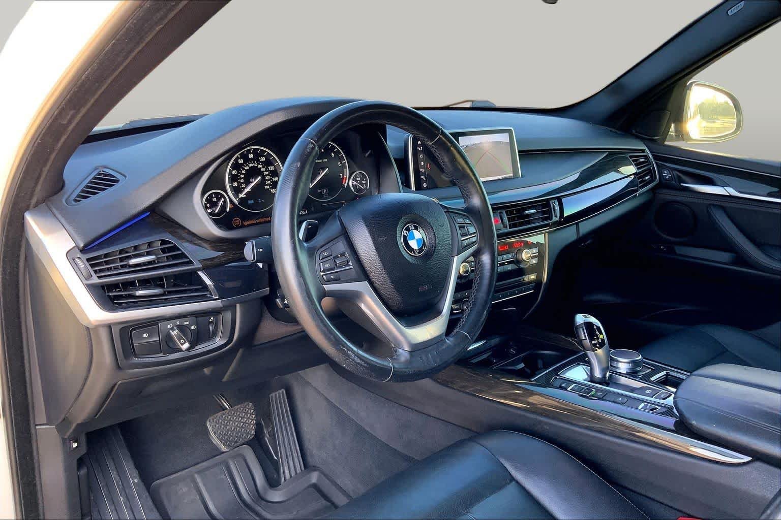 Used 2018 Alpine White BMW xDrive40e iPerformance image 17