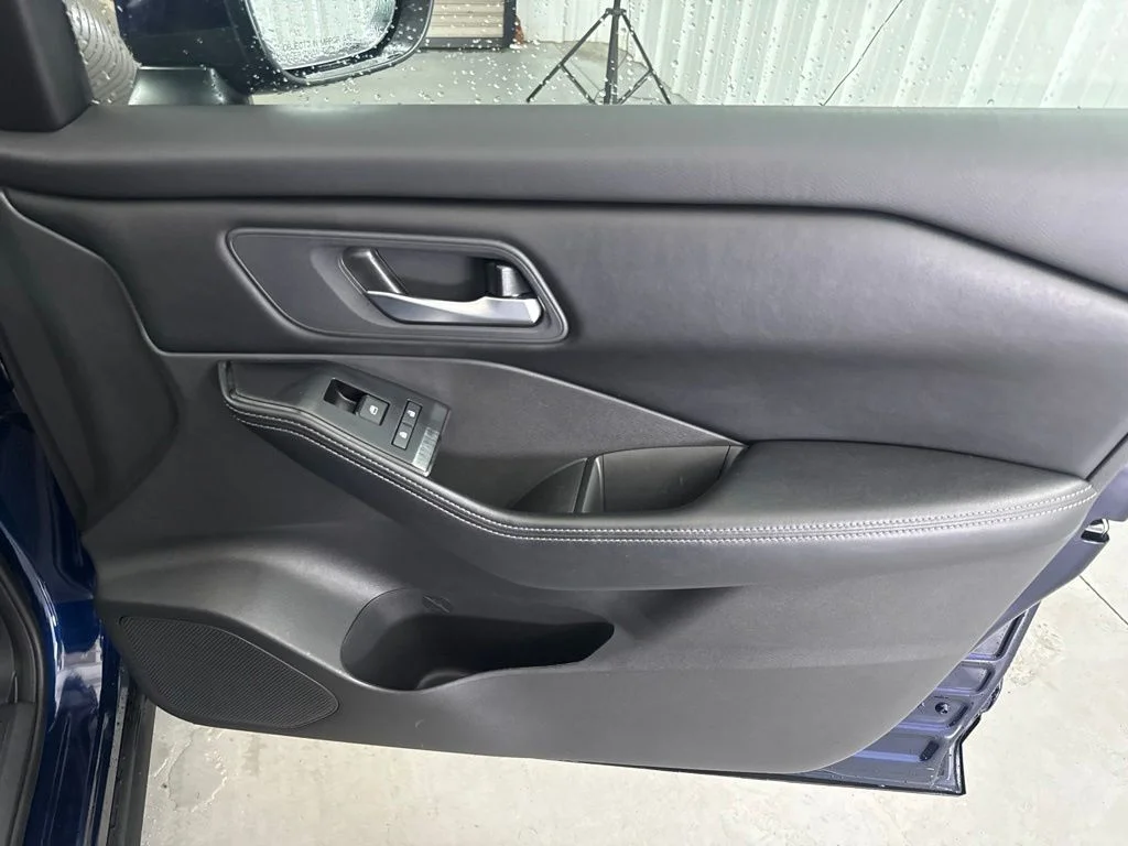 Used 2024 Deep Ocean Blue Pearl Nissan SV image 20