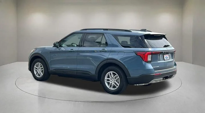 New 2026 Vapor Blue Metallic Ford Active image 4
