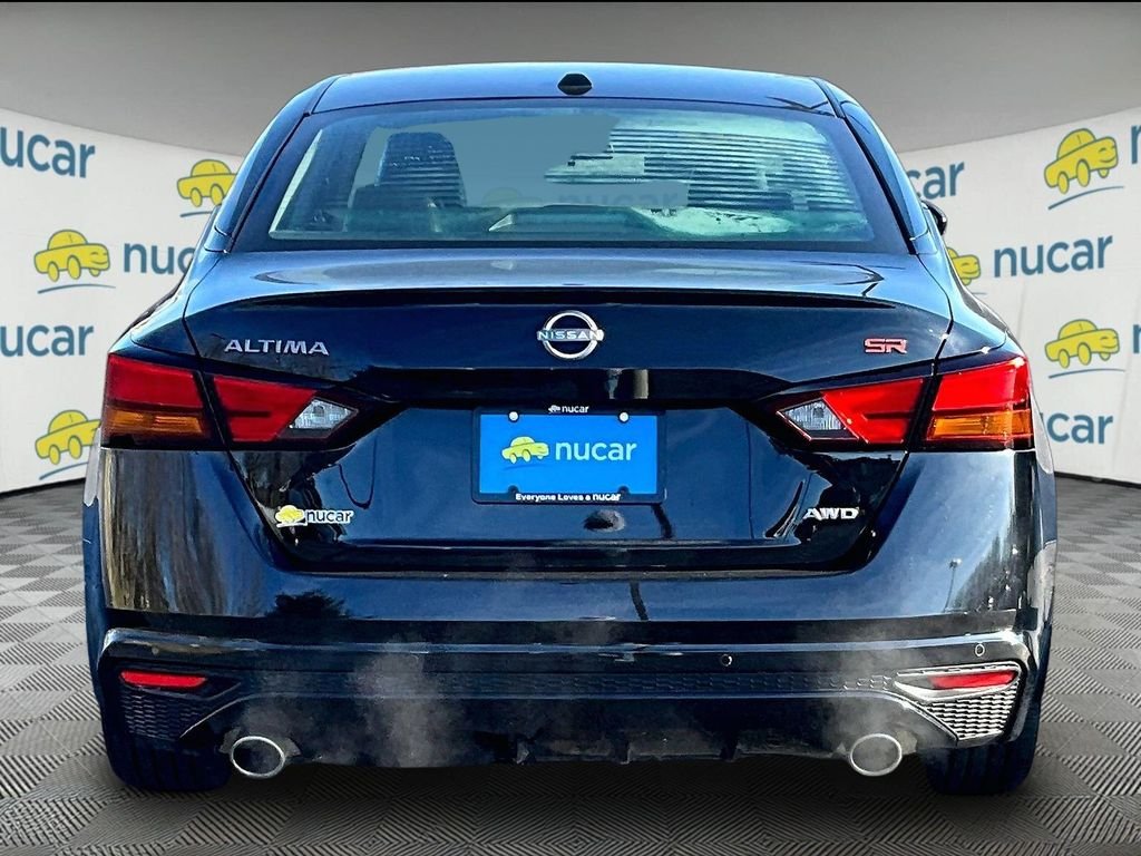 Used 2024 Black Nissan 2.5 SR image 5