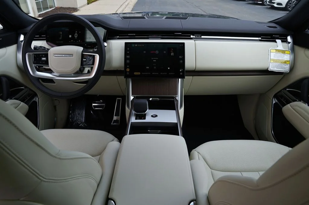 New 2026 Varesine Blue Land Rover SE image 9