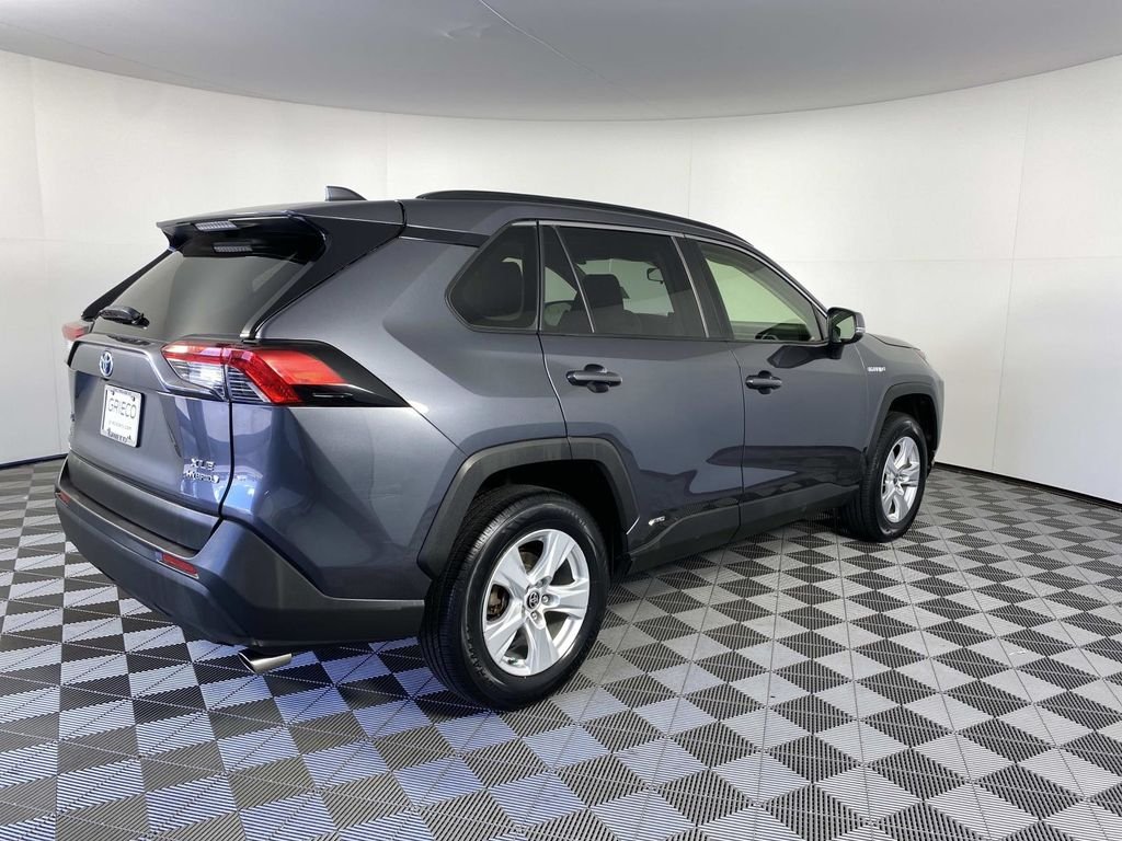 Used 2020 Gray Toyota XLE image 7