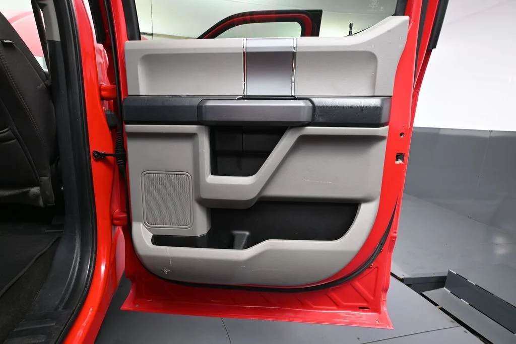 Used 2020 Red Ford XLT image 30