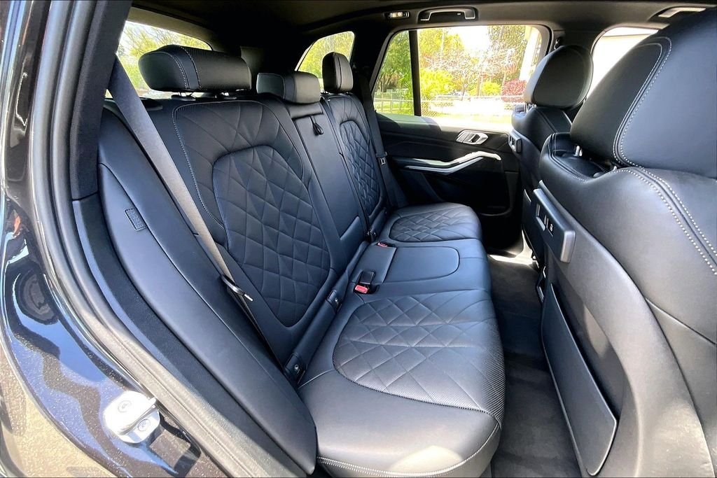 Used 2023 Gray BMW sDrive40i image 22