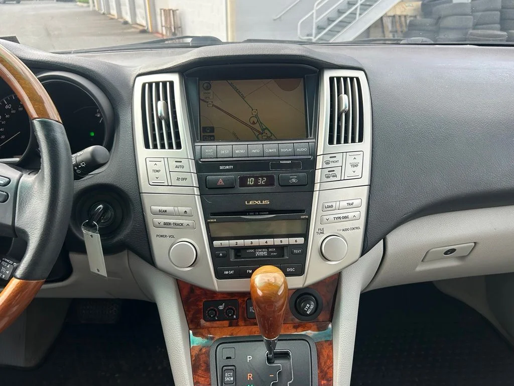 Used 2009 Gray Lexus 350 image 10