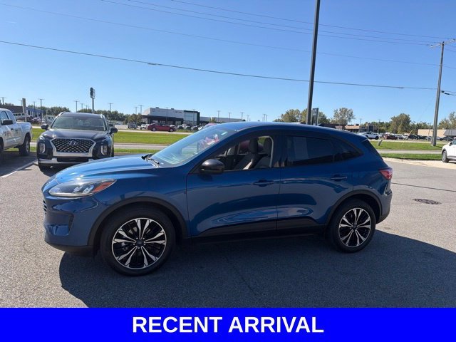 Used 2022 Blue Ford SE image 10