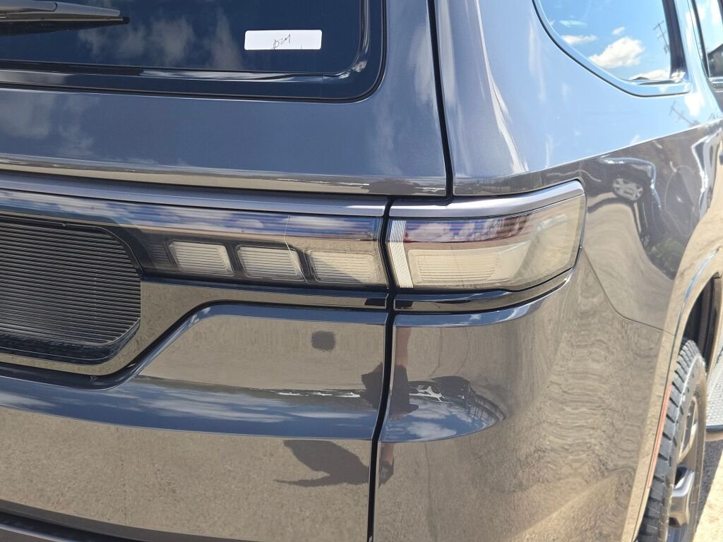 New 2026 Baltic-Gray Metallic Clear-Coat Exterior Paint Jeep Upland image 14