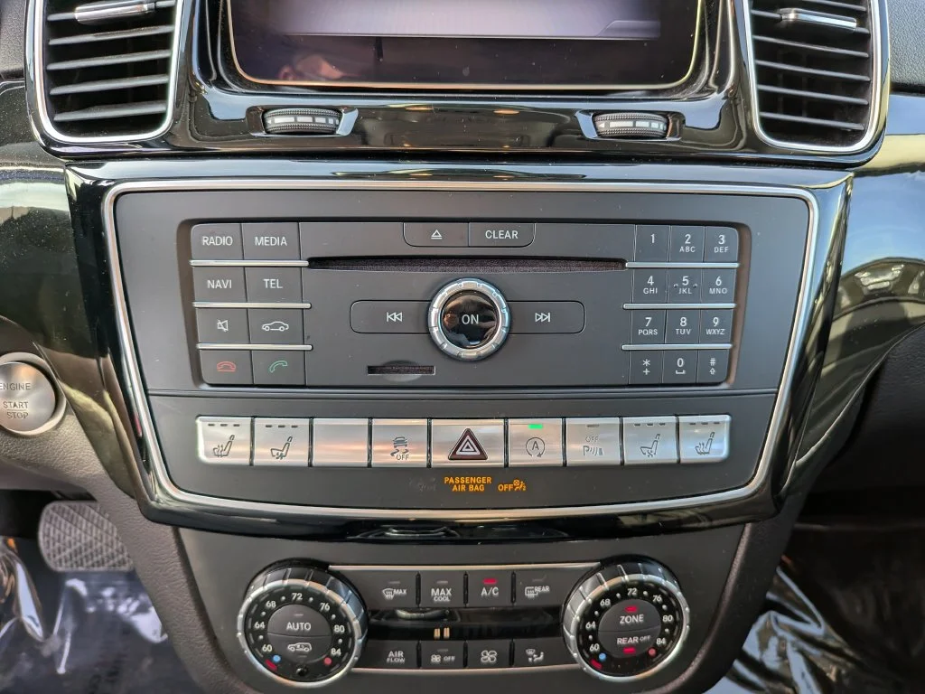 Used 2018  Mercedes-Benz GLS 550 image 24
