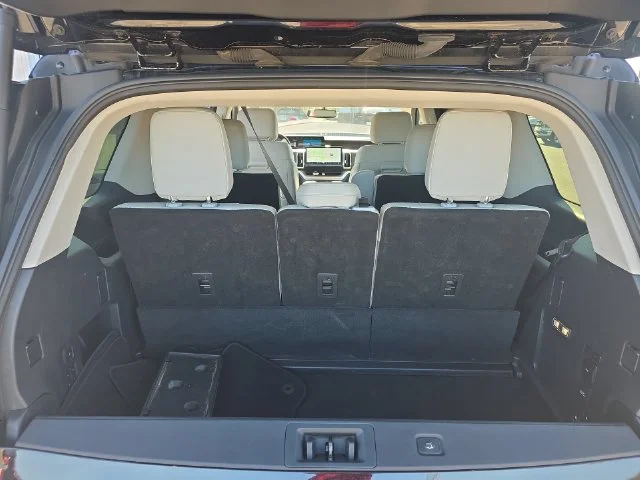 Used 2025 Black Ford Platinum image 14