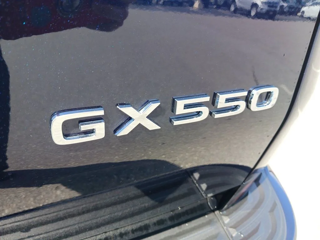 Used 2025  Lexus 550 Luxury image 31