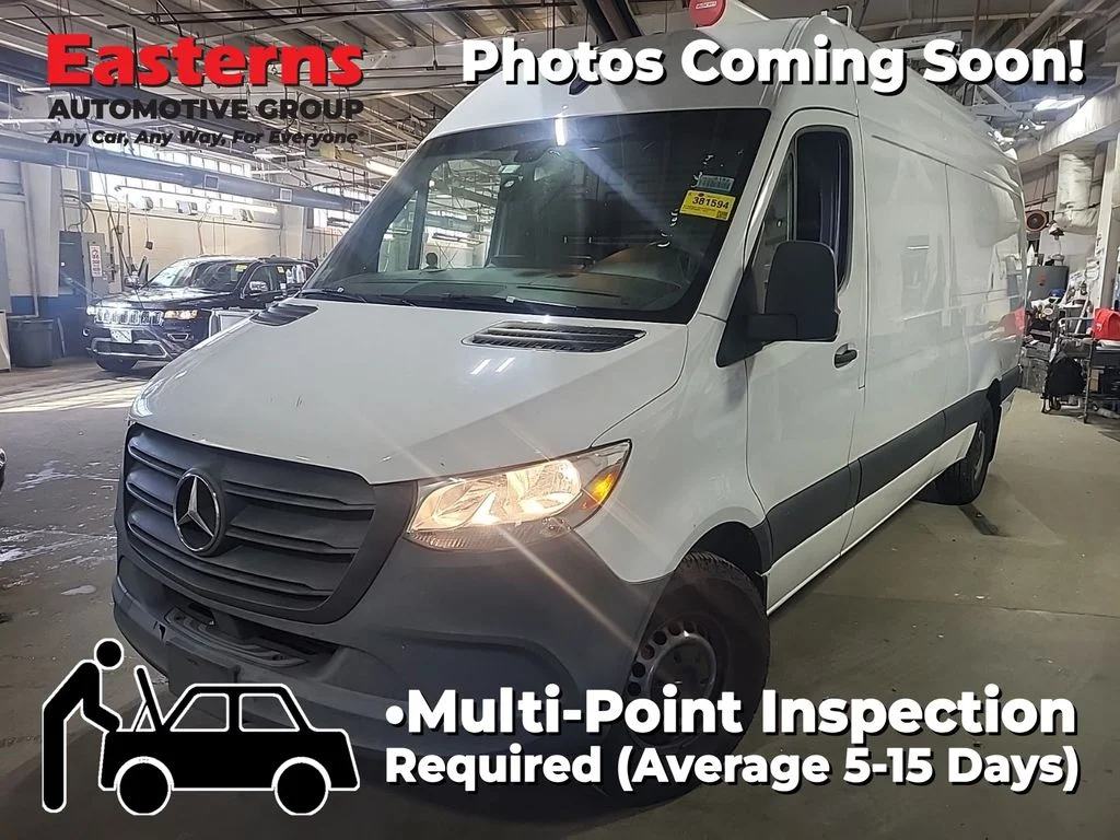 Used 2022 White Mercedes-Benz Cargo 170 WB image 1