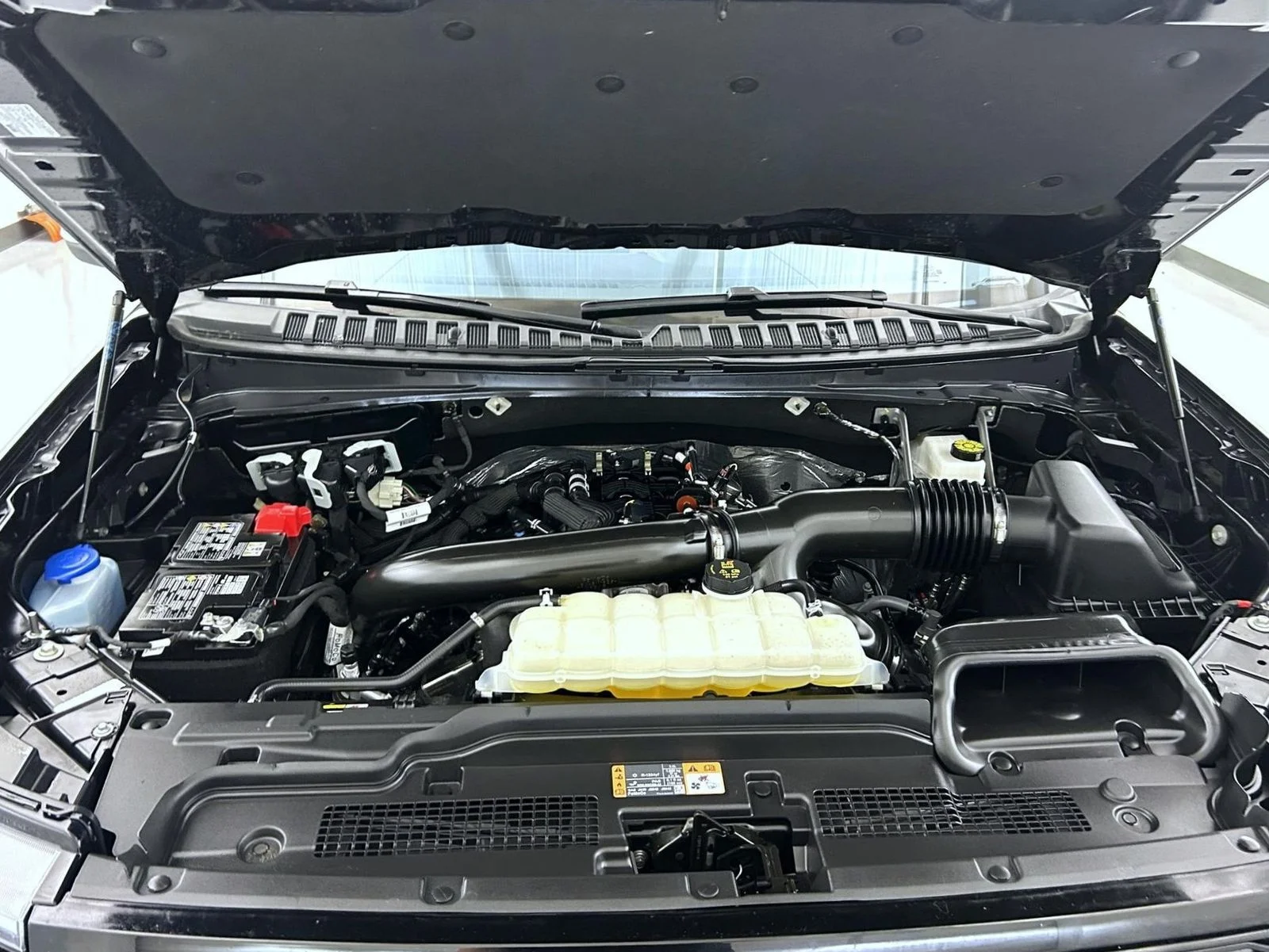 Used 2025 Black Ford Platinum image 28
