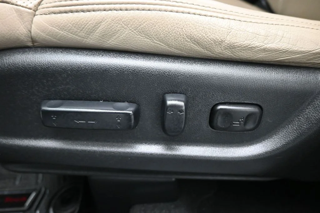 Used 2016 White Honda EX-L image 9
