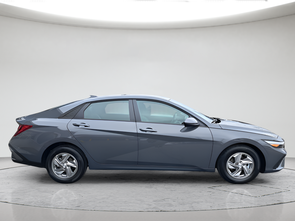 New 2026 Gray Hyundai SE image 2