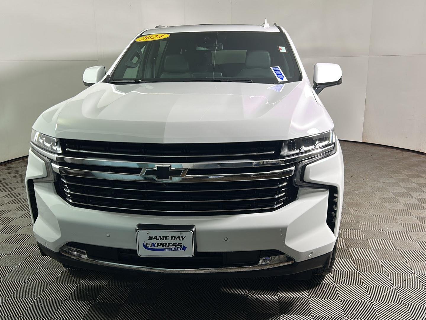 Used 2024 Summit White Chevrolet LT image 13