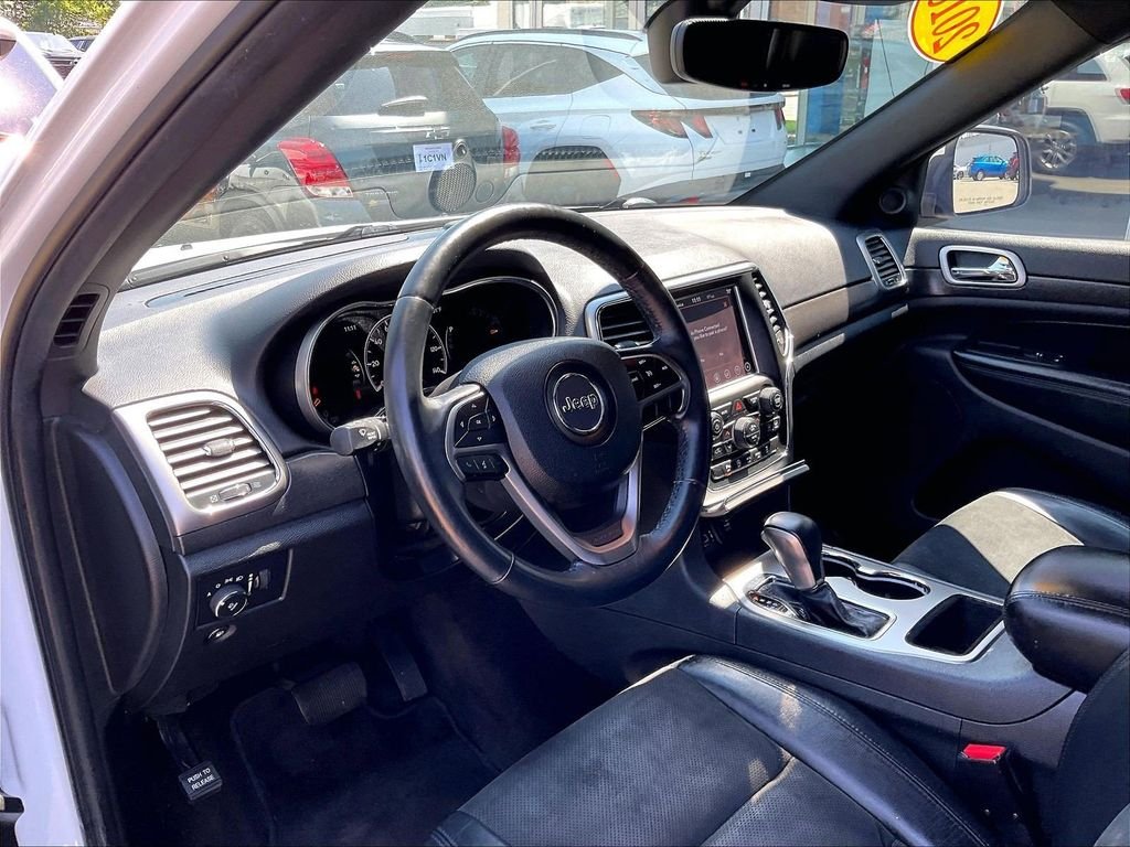 Used 2018 White Jeep Altitude image 8