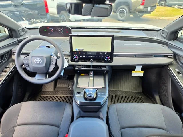 2026 Toyota C-HR XSE - Photo 11
