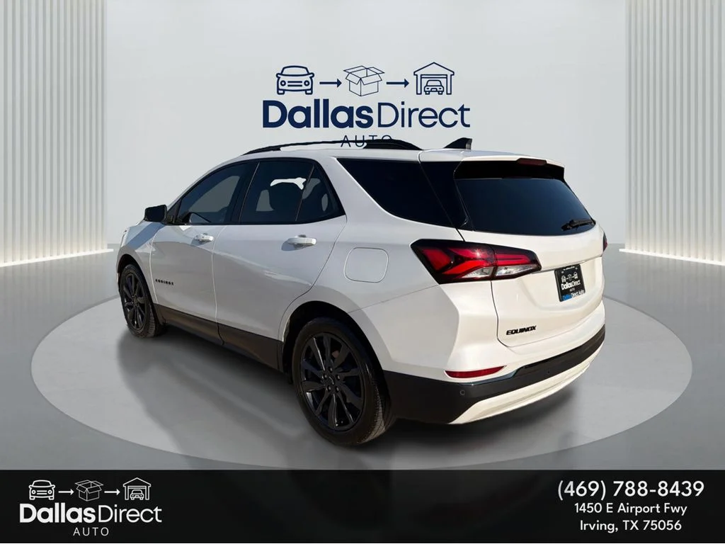 Used 2022 Iridescent Pearl Tricoat Chevrolet RS image 8