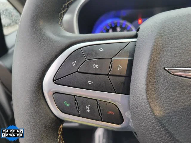 Used 2025 White Chrysler Select image 24