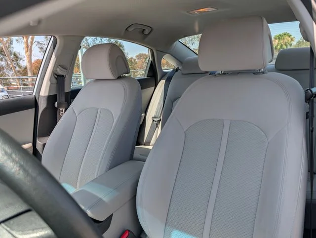 Used 2017 Silver Hyundai Base image 14