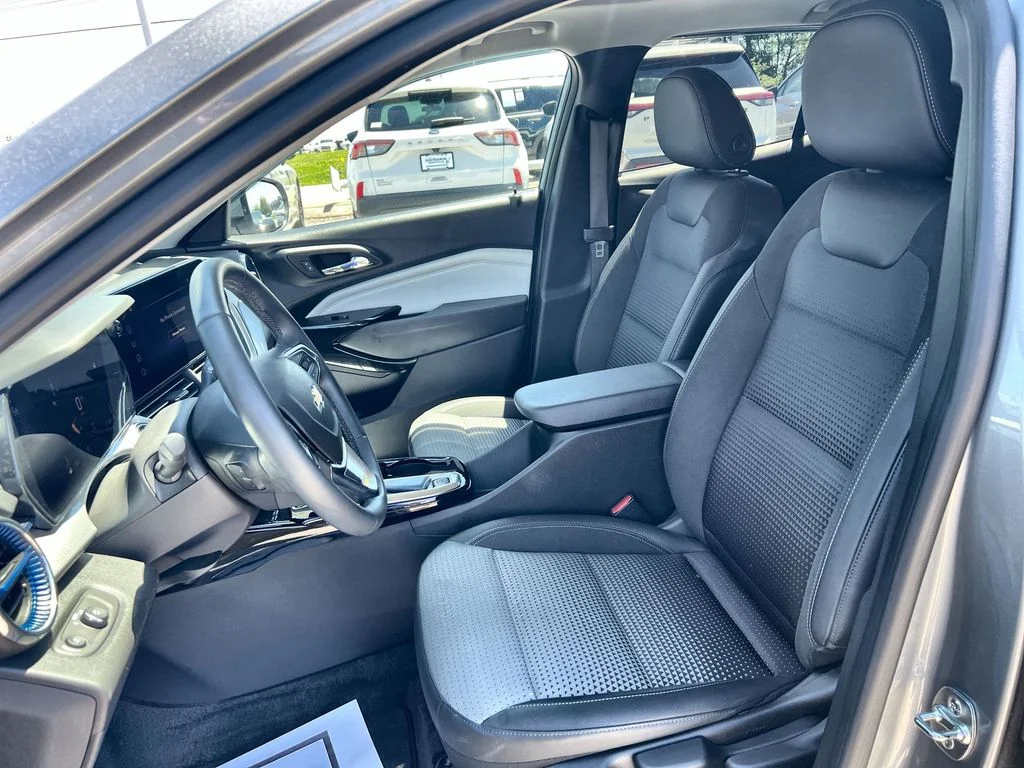 Used 2024 Gray Chevrolet LT image 11