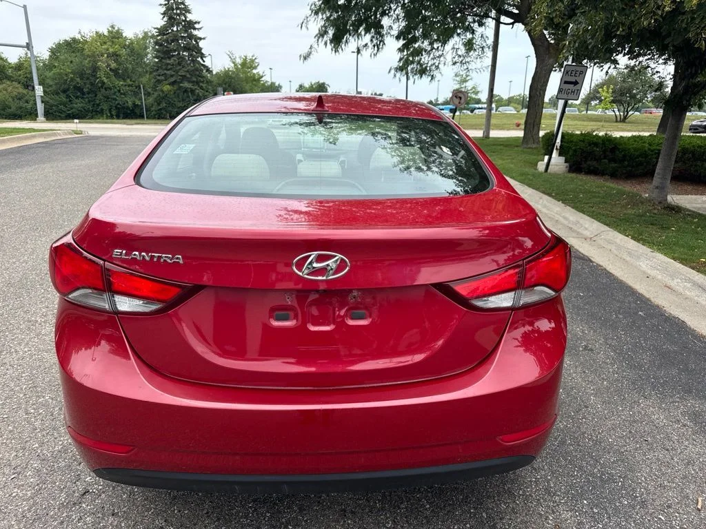 Used 2014 Red Hyundai SE image 9