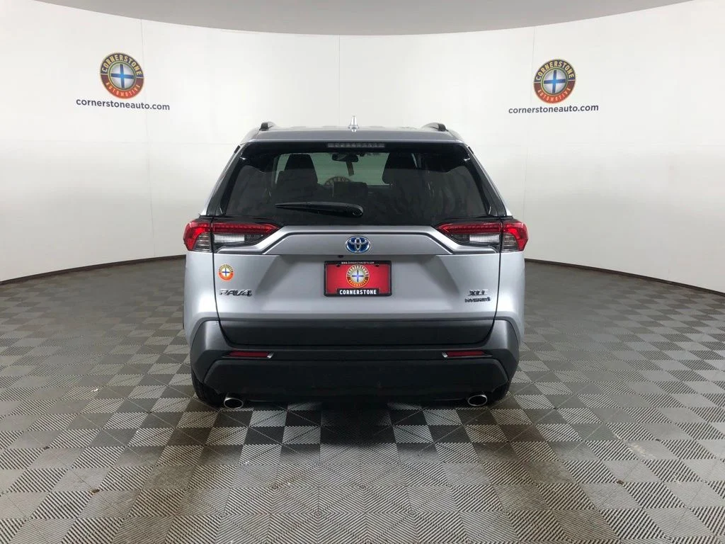 Used 2023 Silver Toyota XLE image 21