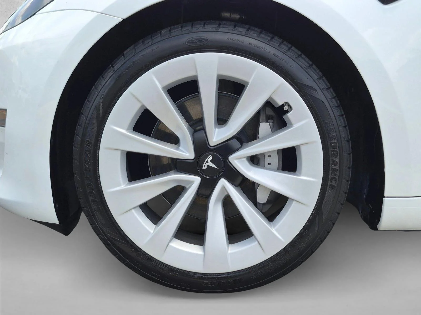 Used 2023 Pearl White Multi-Coat Tesla  image 24
