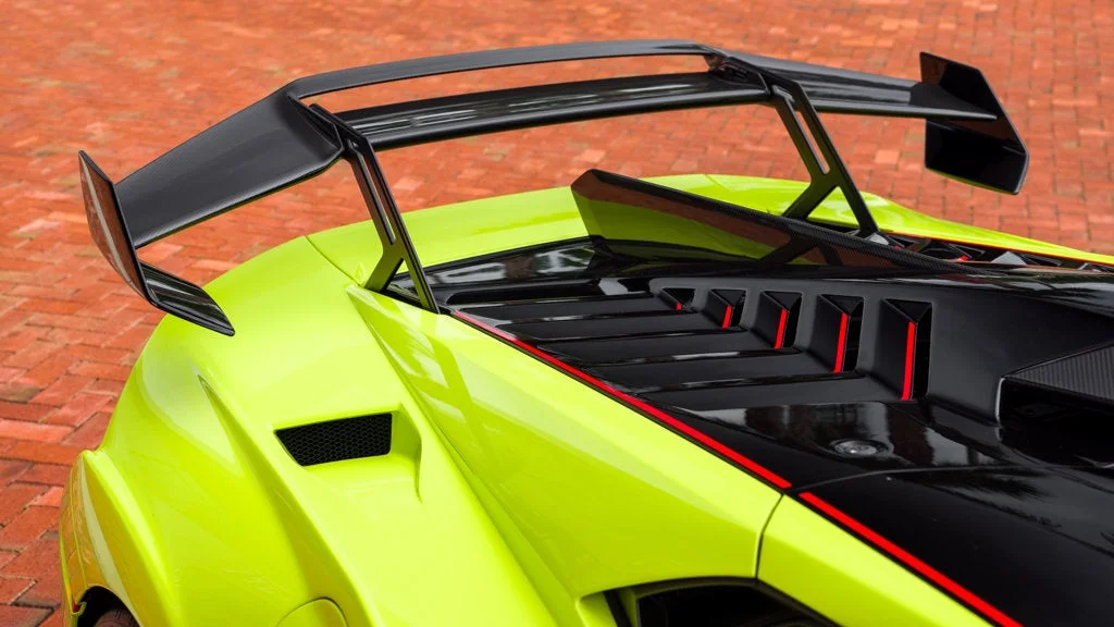 Used 2022 Verde Scandal Metallic Lamborghini Base image 32