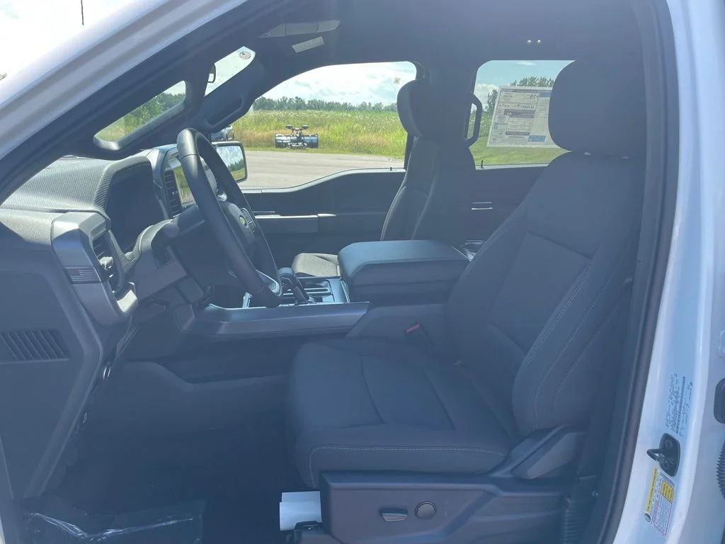 Used 2026 Oxford White Ford XLT image 12