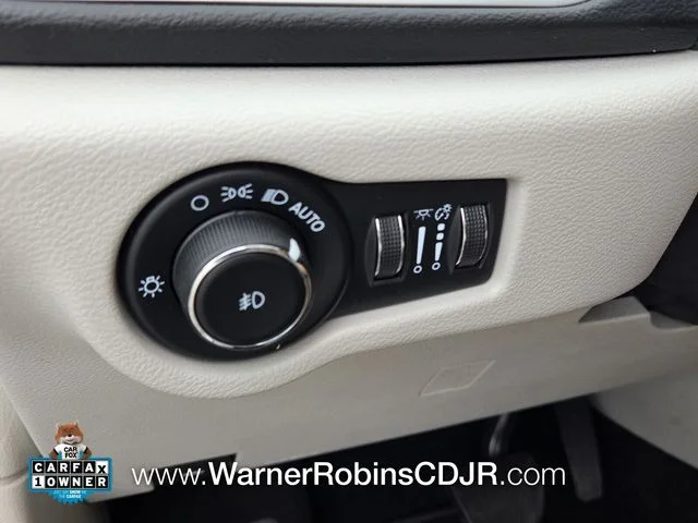 Used 2023 White Chrysler Touring L image 30