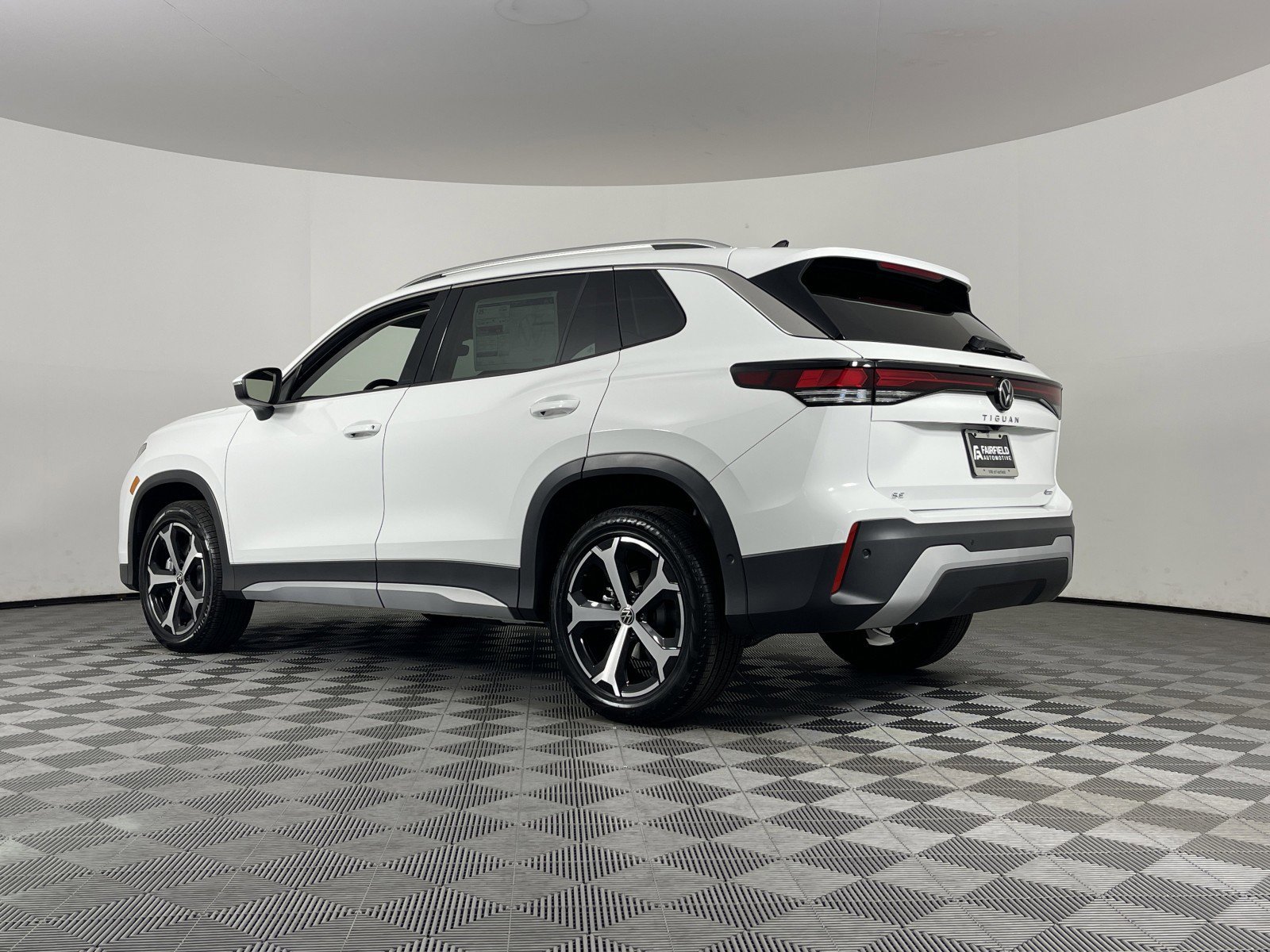 2026 Volkswagen Tiguan SE - Photo 11