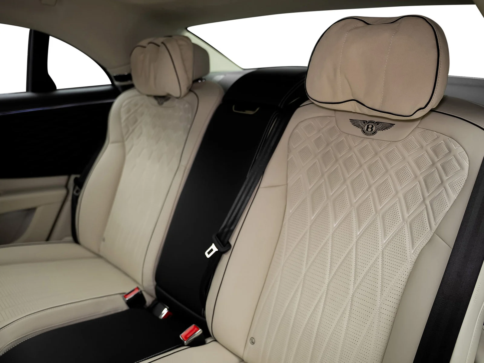 Used 2022 White Bentley  image 37