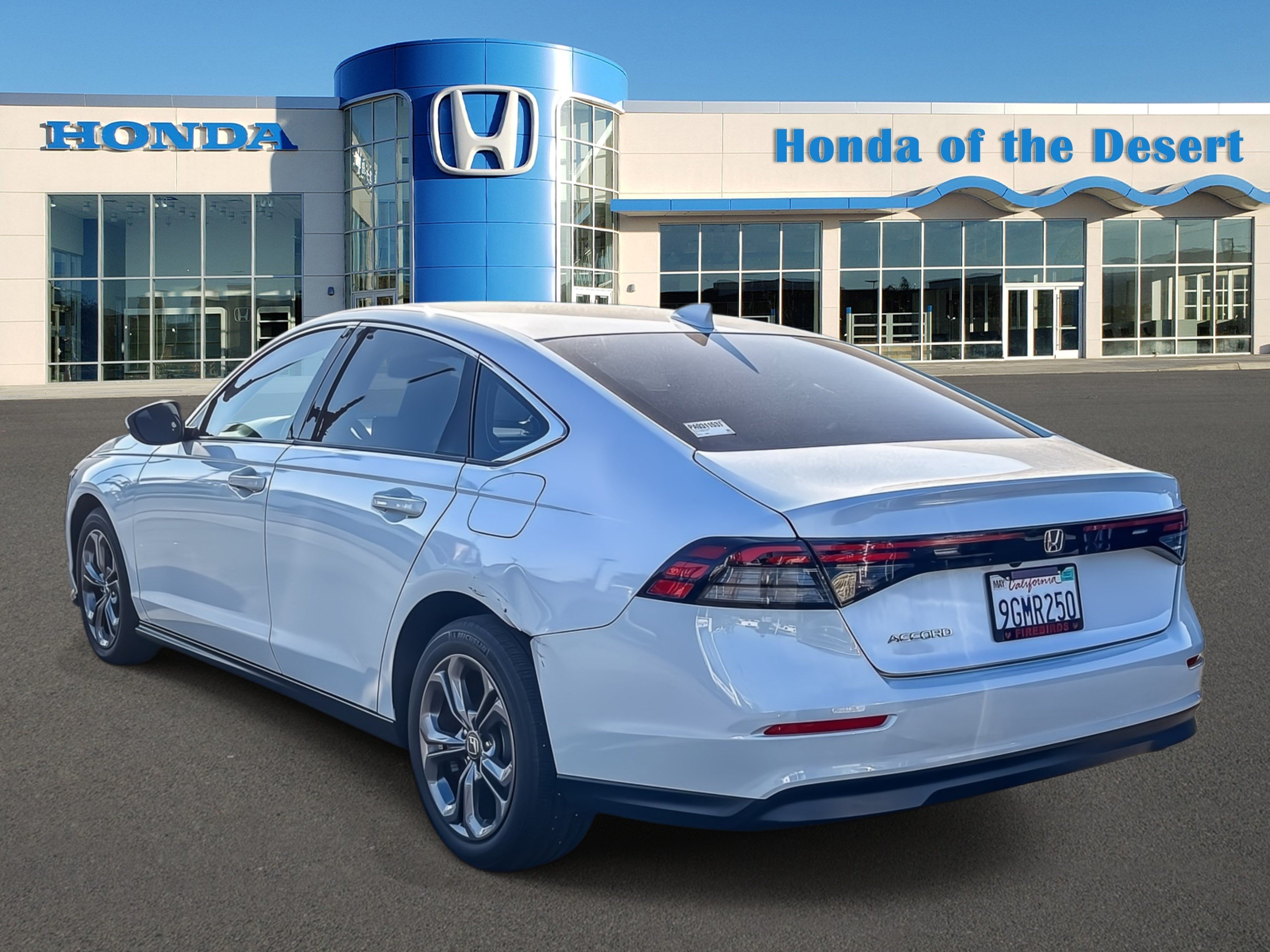 Used 2023 Platinum White Pearl Honda EX image 4