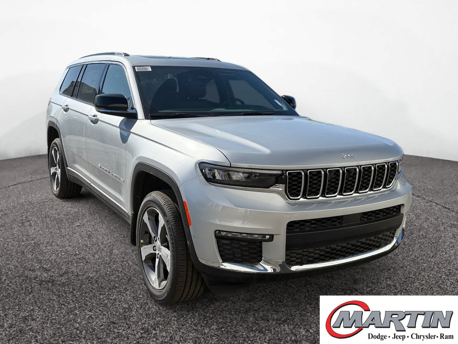 New 2025 Silver Zynith Exterior Paint Jeep Limited image 7