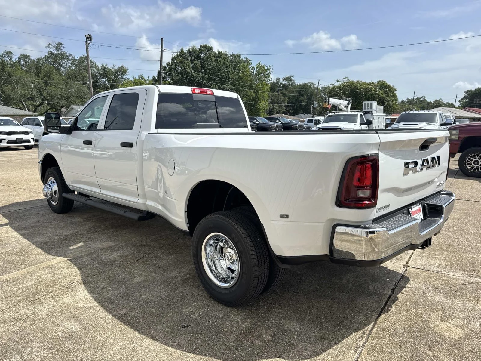 New 2026 Bright White Clear-Coat Exterior Paint RAM Tradesman image 4