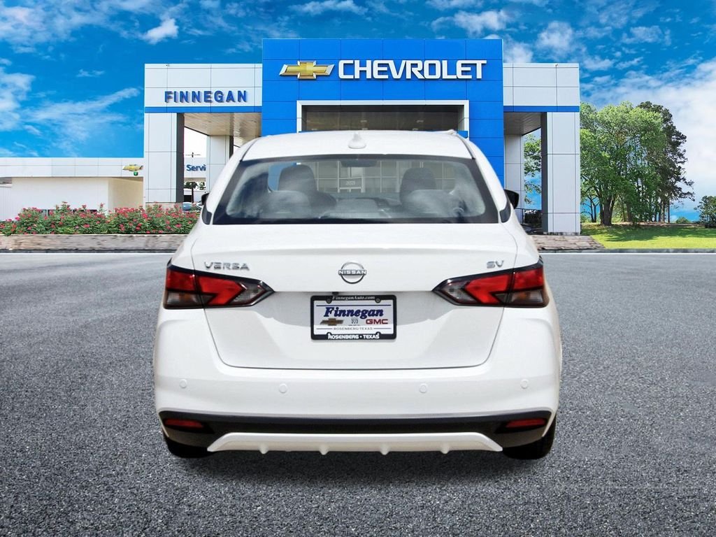 Used 2024 White Nissan 1.6 SV image 6