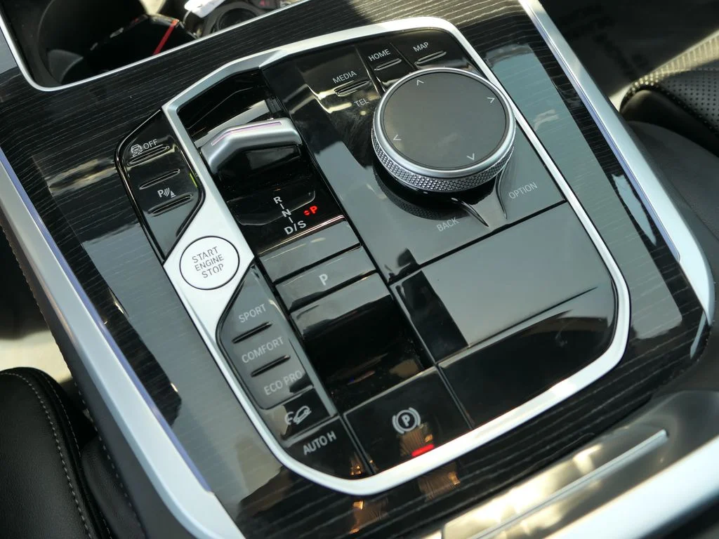 Used 2025 Brooklyn Grey Metallic BMW M60i image 19