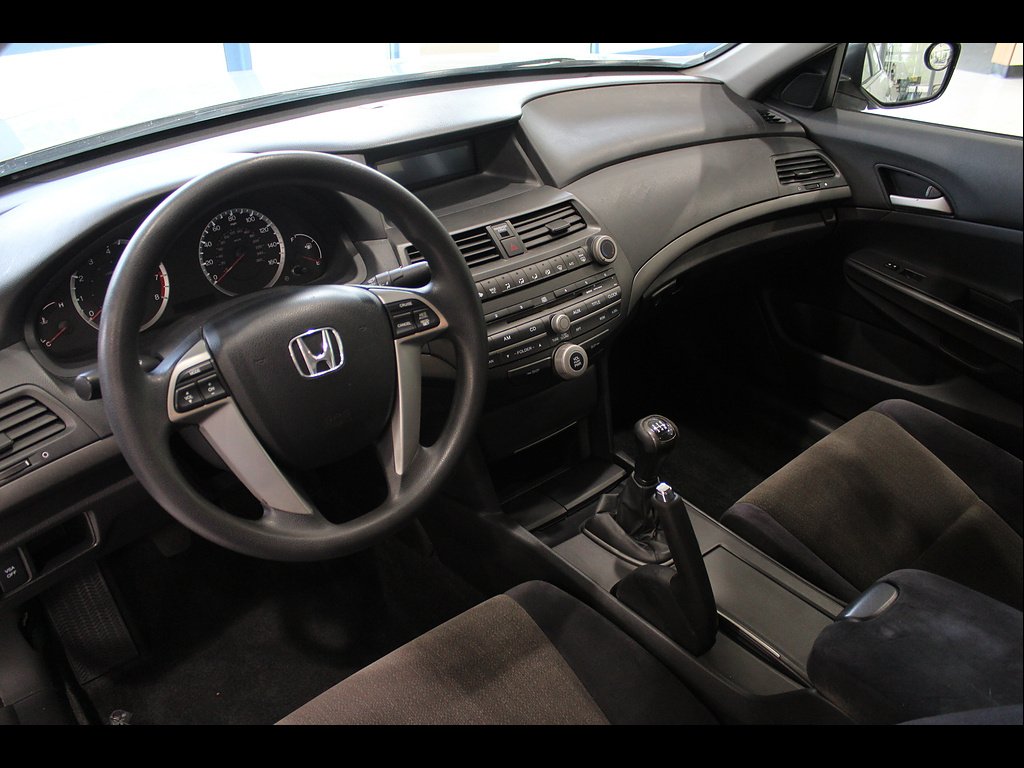 Used 2008 Alabaster Silver Metallic Honda LX image 13