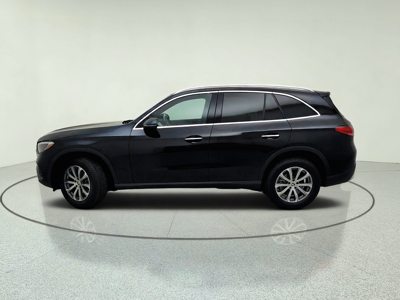 Certified Used 2026 Black Mercedes-Benz GLC 300 image 14