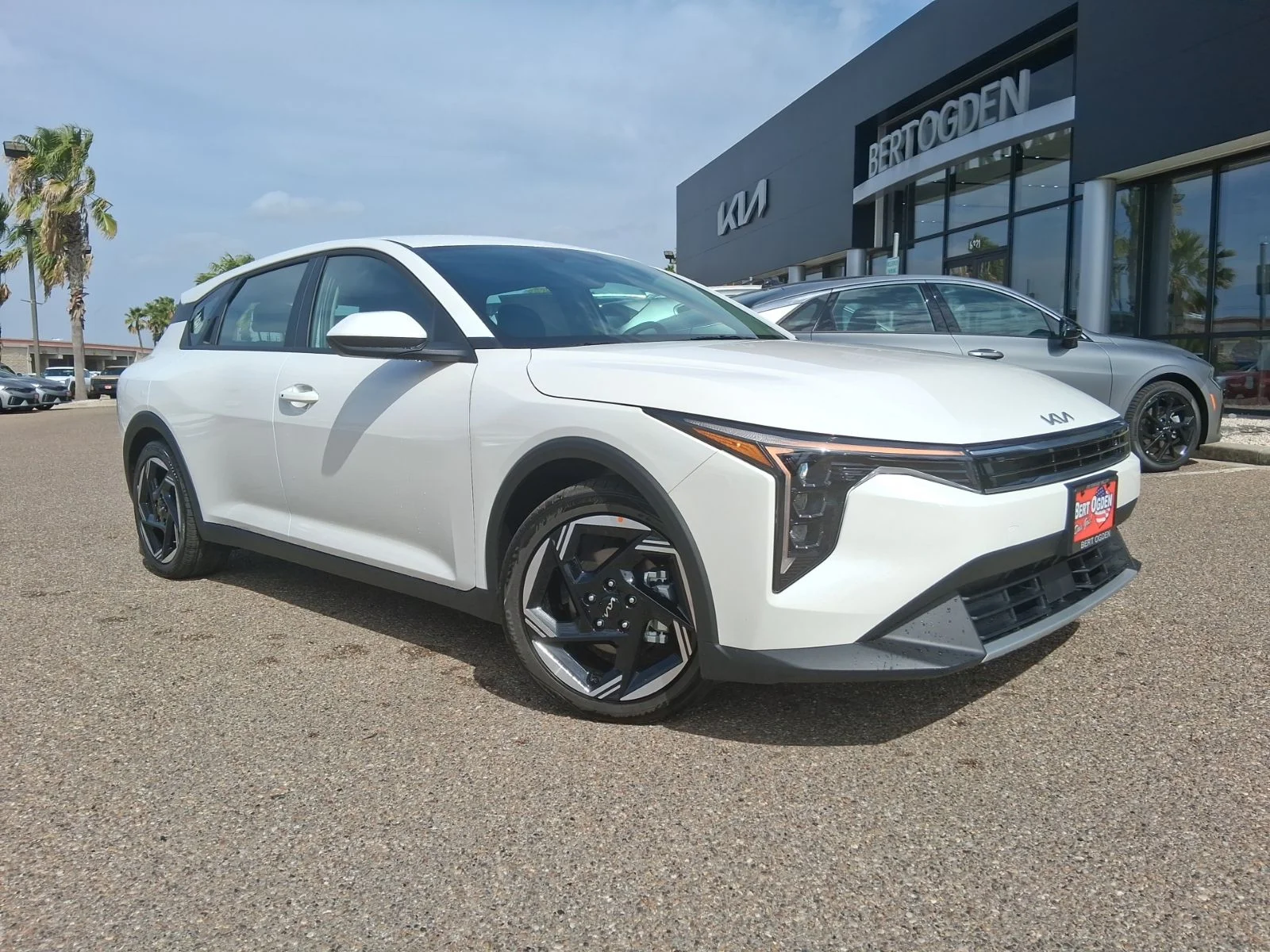 New 2026 White Kia EX image 1