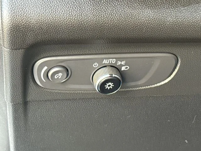 Used 2023 White Buick Essence image 23